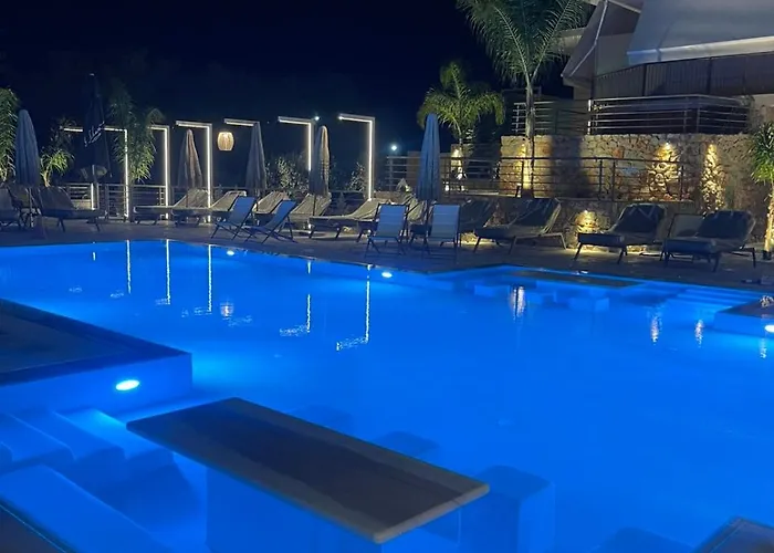 Akron Luxury Holidays